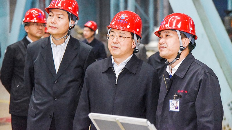 镇江安装集团董事长_镇江江天集团大巴图片(2)